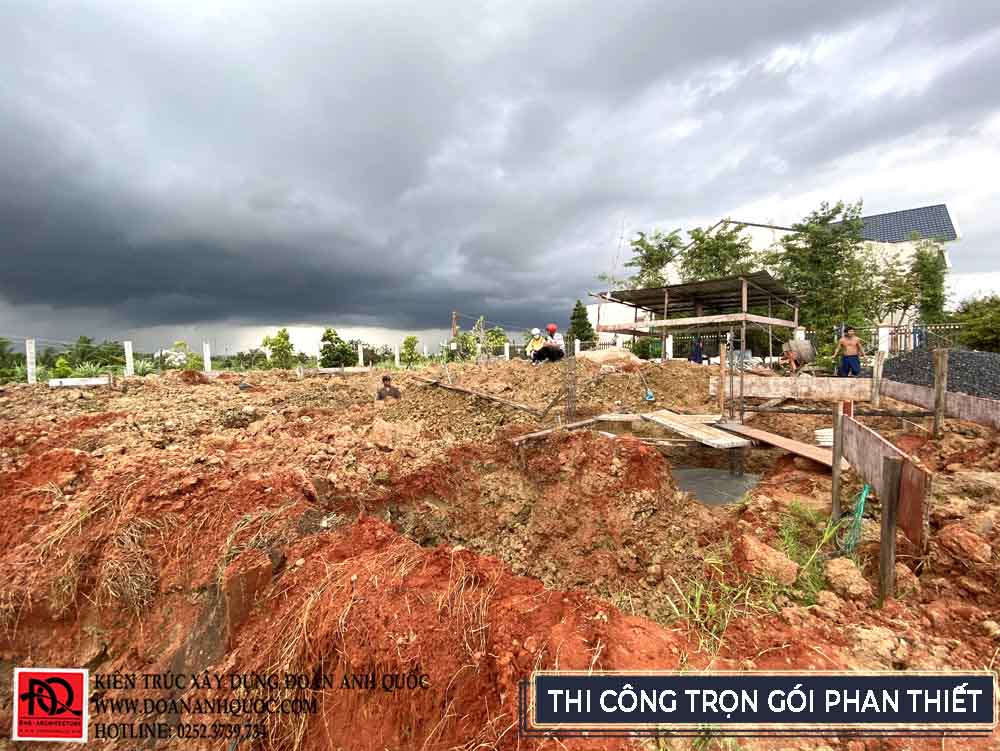 thi-cong-hoan-thien-dao-do-mong-nha-cap-4-phan-thiet