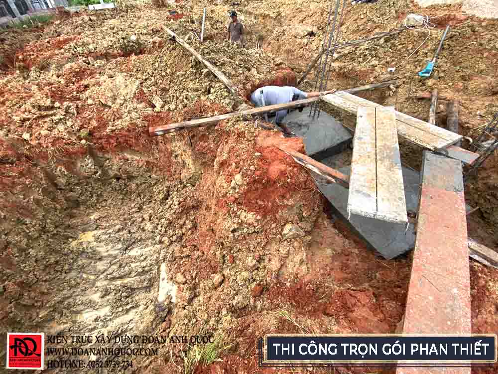 thi-cong-hoan-thien-dao-do-mong-nha-cap-4-phan-thiet